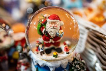 santa snow globe